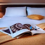 فندق مبيت وإفطار *1*7*4* Via Roma 3*